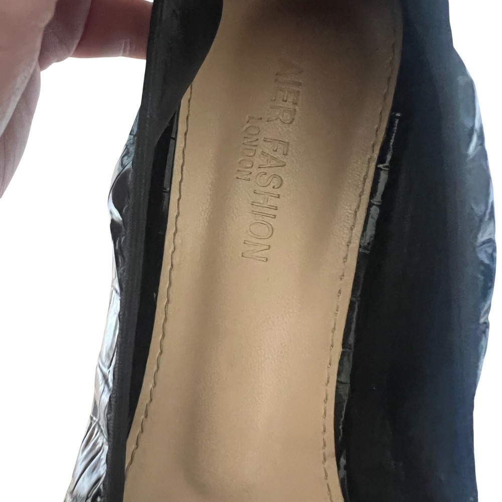 Aier Fashion London Women's Black Croc Patent Pearl Buckle Square Flats 245/7.5 - Picture 3 of 6